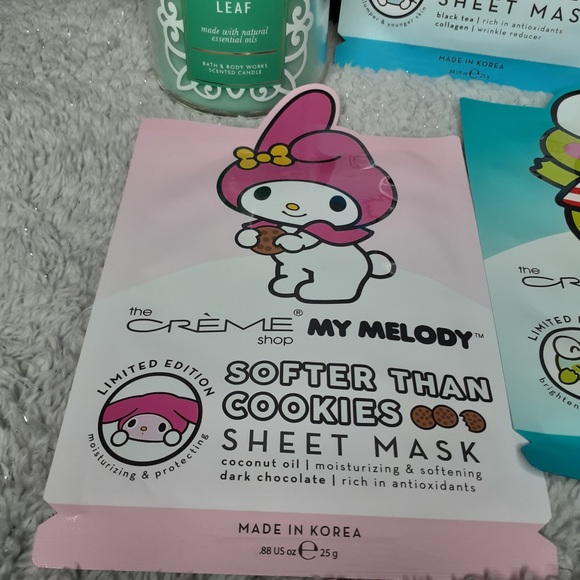 🔻NWT! The Creme Shop Hello Kitty Face Mask - Picture 3 of 4